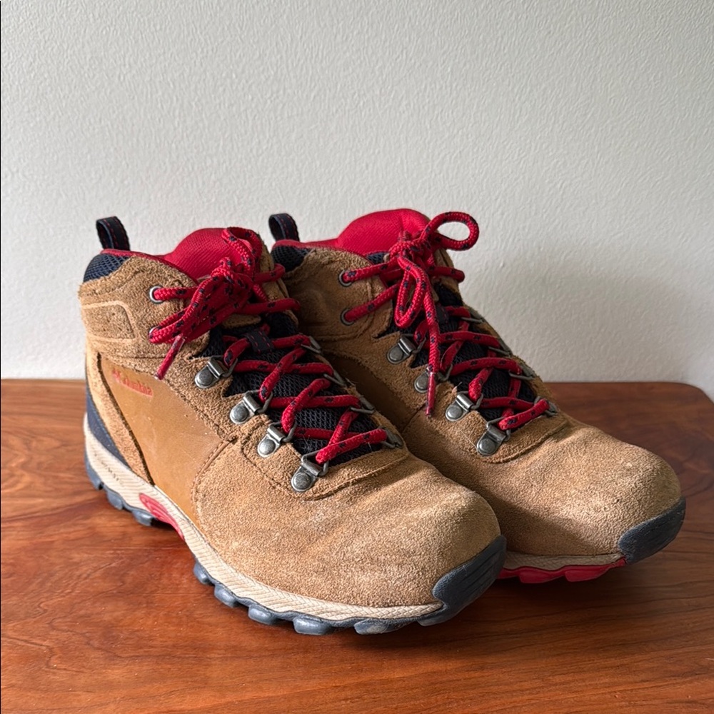 Columbia youth 6 hiking boots Newton Ridge